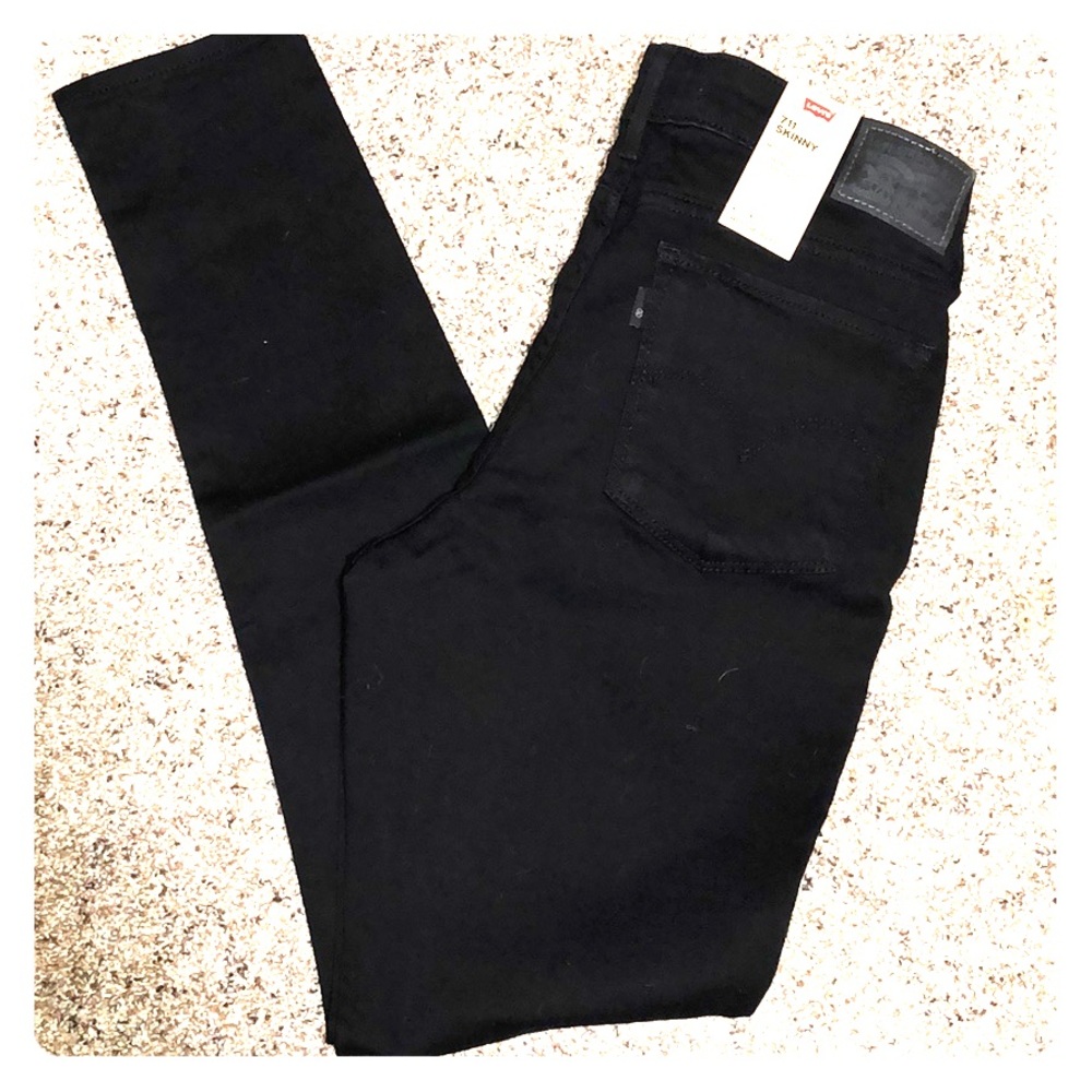 NWT Levi’s 711 Skinny 29x30 dark black